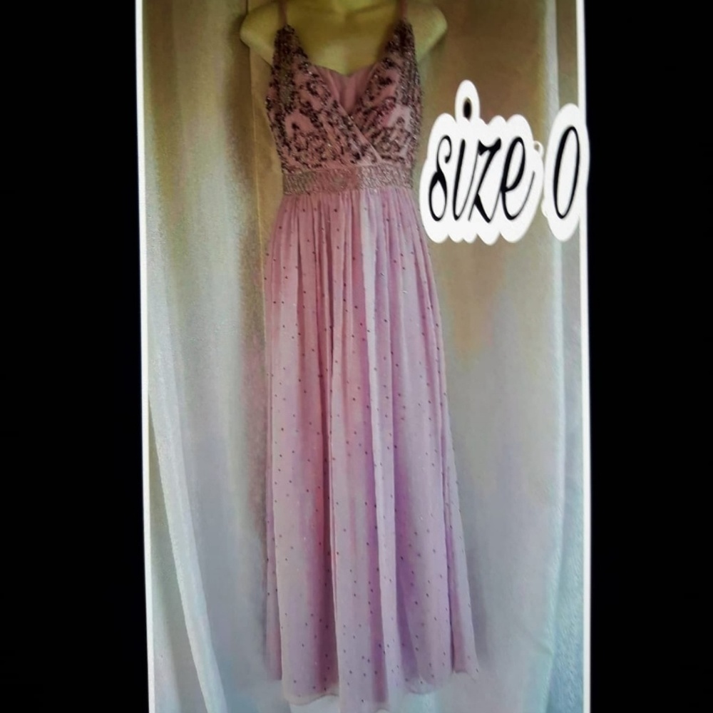 Traje delicado